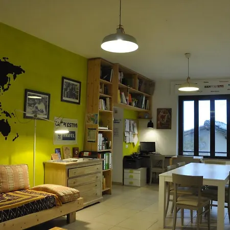 Hostel Alla Rocca - Ostello Del Tempo Perso